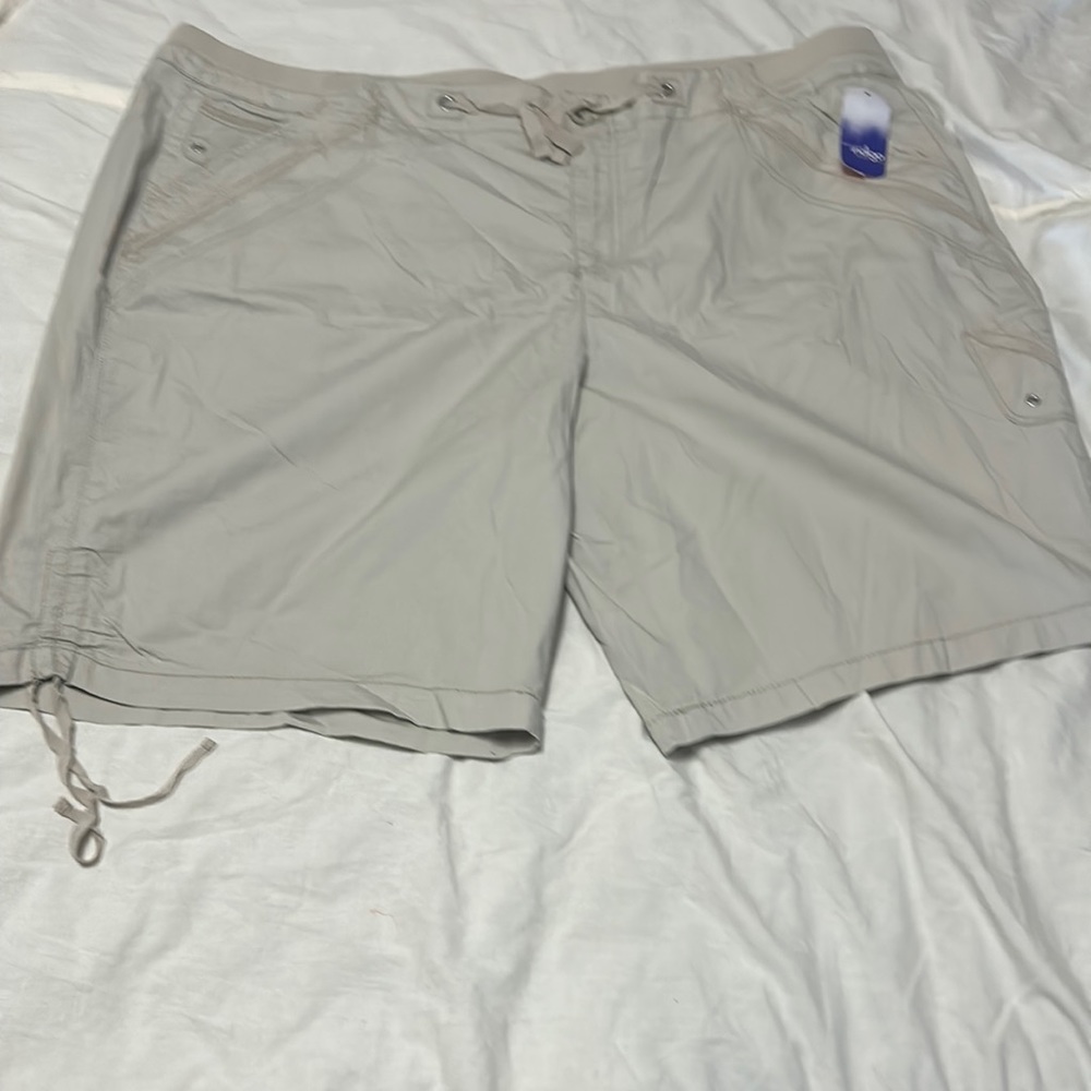 Great Northwest Indigo Women’s Plus Shorts. Size 24W NWT